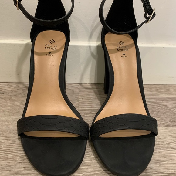 Spring Leilaa Heel - Picture 2 of 4